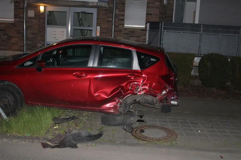 Düren - Unter Drogen- und Alkoholeinfluss Unfall gebaut 