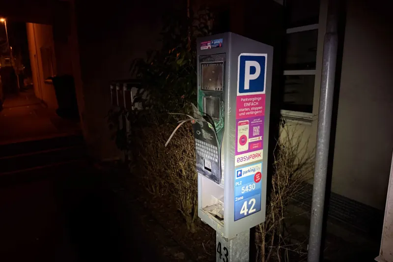 Wettingen AG – Unbekannte sprengen Parkuhren mit Feuerwerk