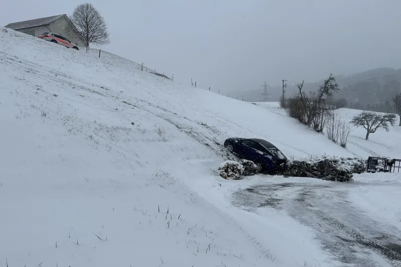 Unfall in Teufen AR – Kontrollverlust auf Schnee