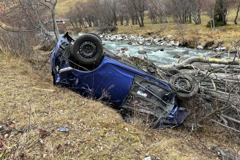 Hospental UR – Autofahrerin bei Selbstunfall erheblich verletzt