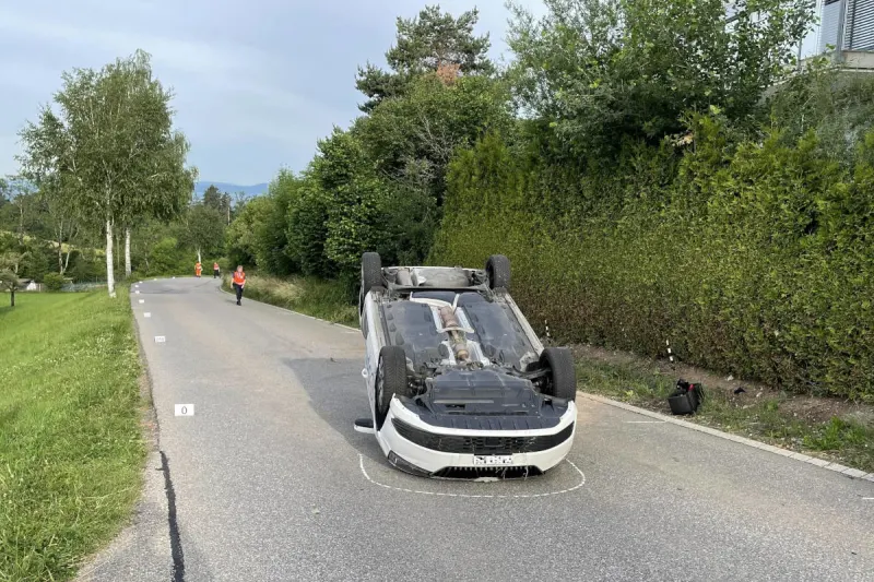 Wernetshausen ZH – Überschlag mit Auto fordert verletzte Frau