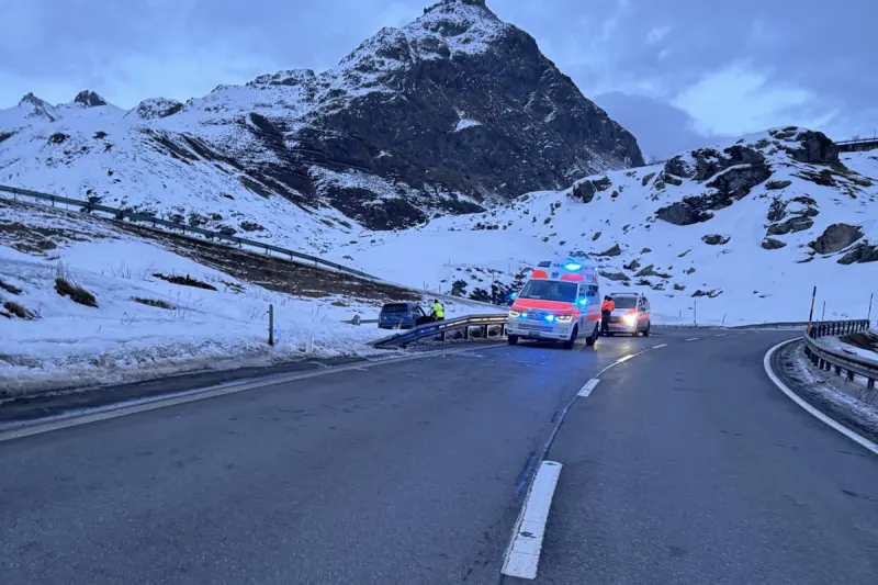 Bivio GR – Unfall eines Autofahrers am Julierpass