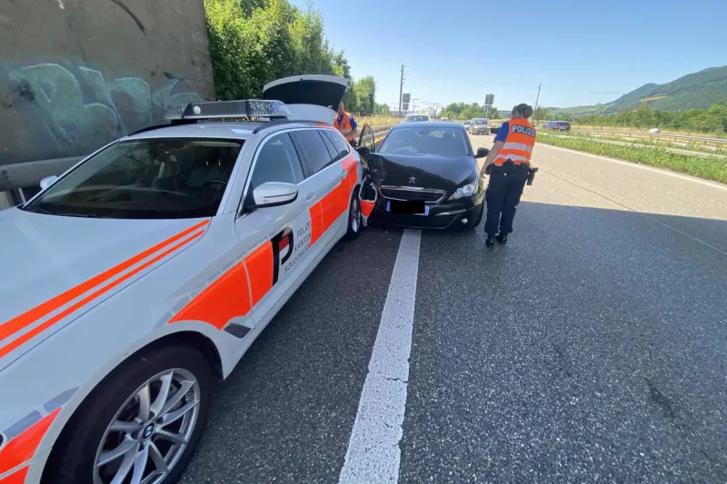 A1 Oensingen SO – Auto kollidiert mit Patrouillenfahrzeug