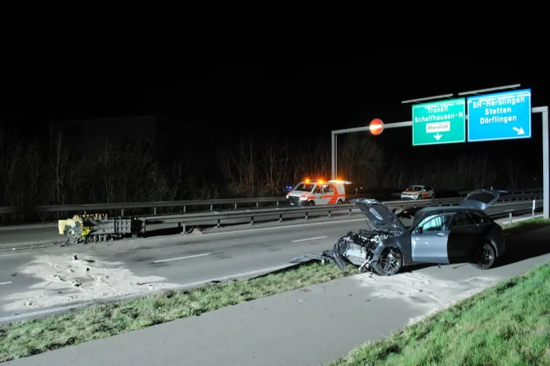 Schaffhausen A4 - Ohne Führerschein Grenze passiert und heftigen Selbstunfall verursacht!