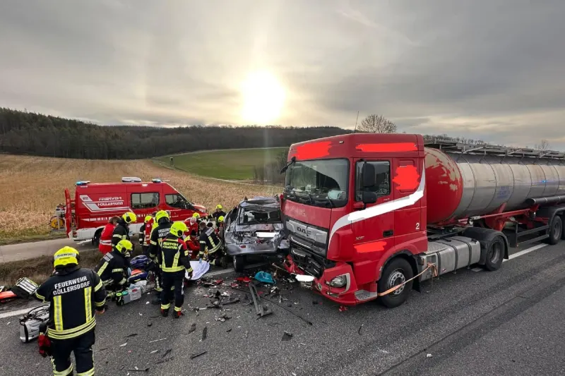 Göllersdorf - Schwerer Verkehrsunfall mit Personenschaden