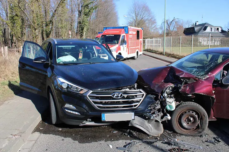 Düren – Frontalkollision mit vier Verletzten