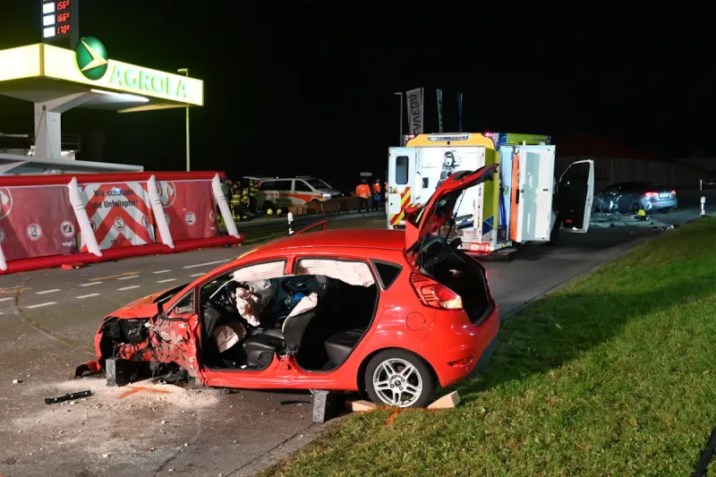 Niederglatt SG – Vier Personen nach Kollision verletzt