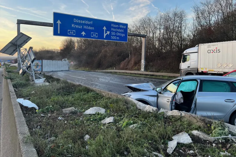 A46 Haan – Transport mit Gefahrgut umgestürzt und in Brand geraten