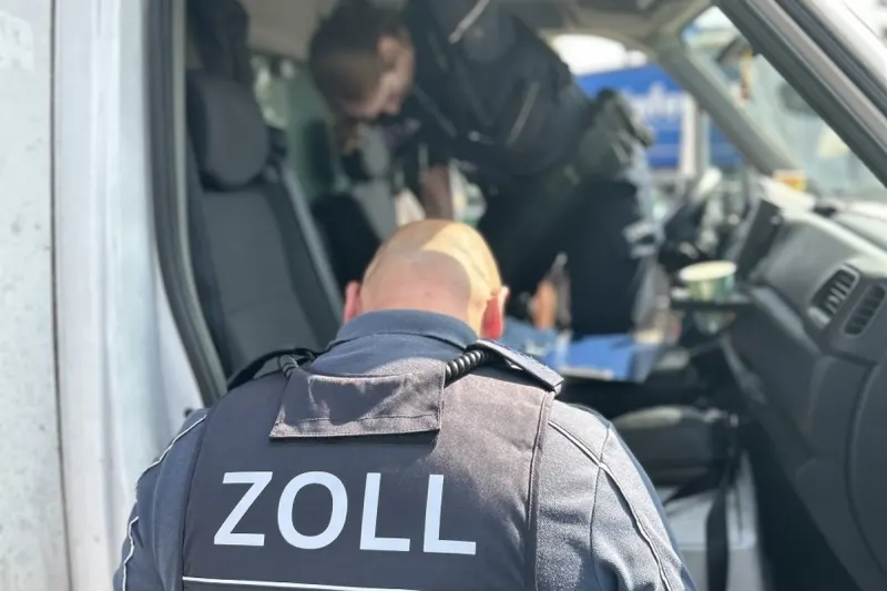A6 bei Neuenstein – Fahrer mit unverzollter Elektronik aus der Schweiz erwischt