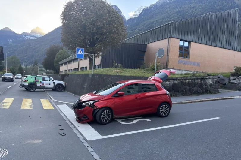 Unfall in Schwanden GL – Entgegenkommendes Auto übersehen