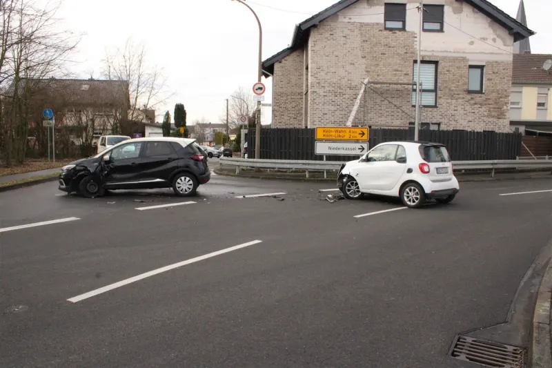 Niederkassel – Kollision mit Gegenverkehr