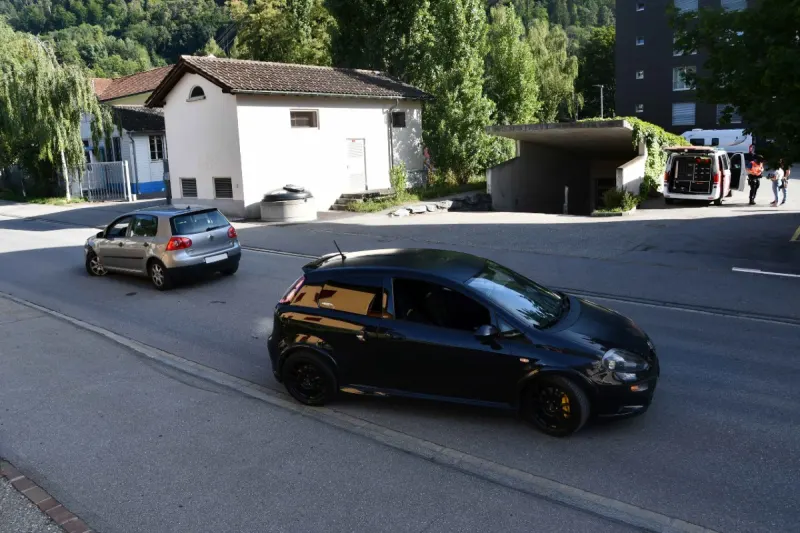 Stadt Chur GR - Grosser Sachschaden nach Verkehrsunfall beim Kreuzen