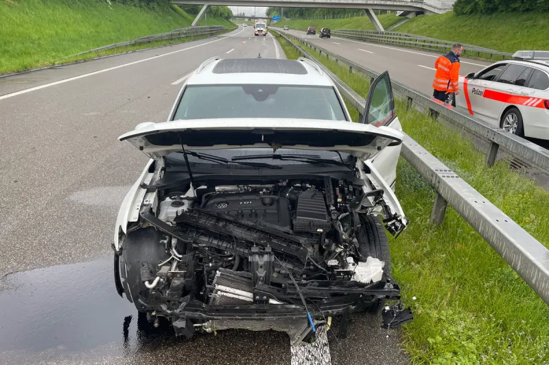 Frauenfeld TG - Kollision mit Randleitplanke auf der A7
