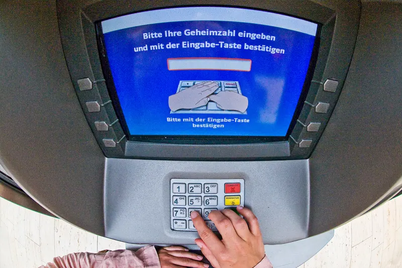 Mettmann NW – Zeugenaufruf nach Betrug durch falsche Bankmitarbeiter