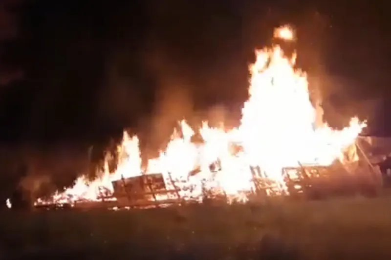 Brand eines Holzstapels in Altach