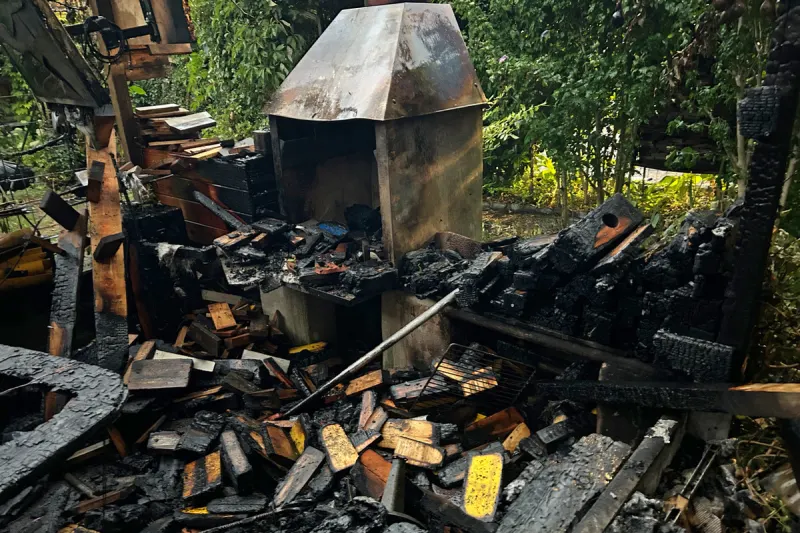 Felben-Wellhausen TG - Gartenhaus in Vollbrand