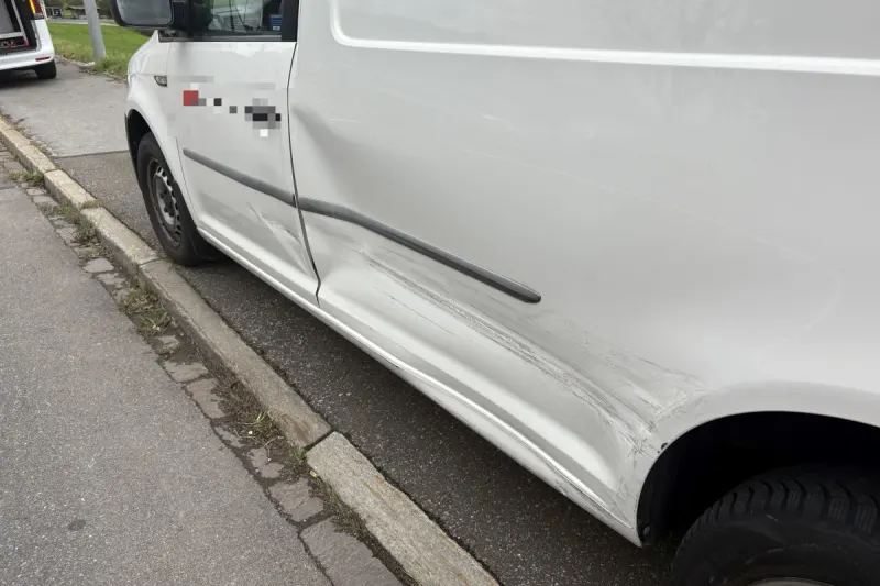 Bilten GL – Unfall mit Lieferwagen
