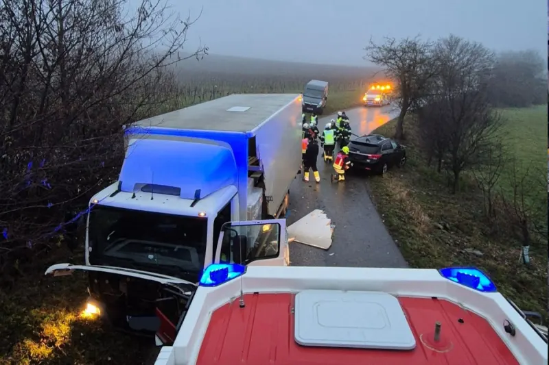Göttlesbrunn  NÖ – Schwerer Unfall mit Lastwagen 