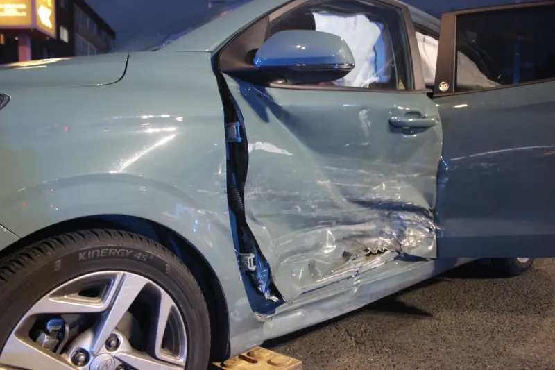 Kreuzungscrash in Velbert: 38-Jährige bei Unfall schwer verletzt
