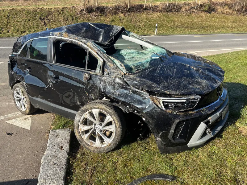 Hauptwil-Gottshaus TG - Alkoholisiert und ohne Ausweis Unfall gebaut