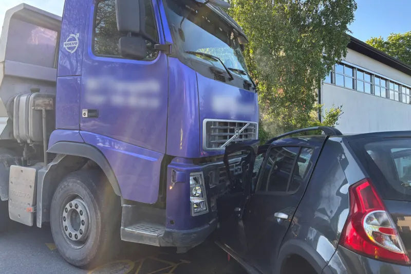 Oberaach TG – Autofahrerin bei Unfall mit LKW schwer verletzt