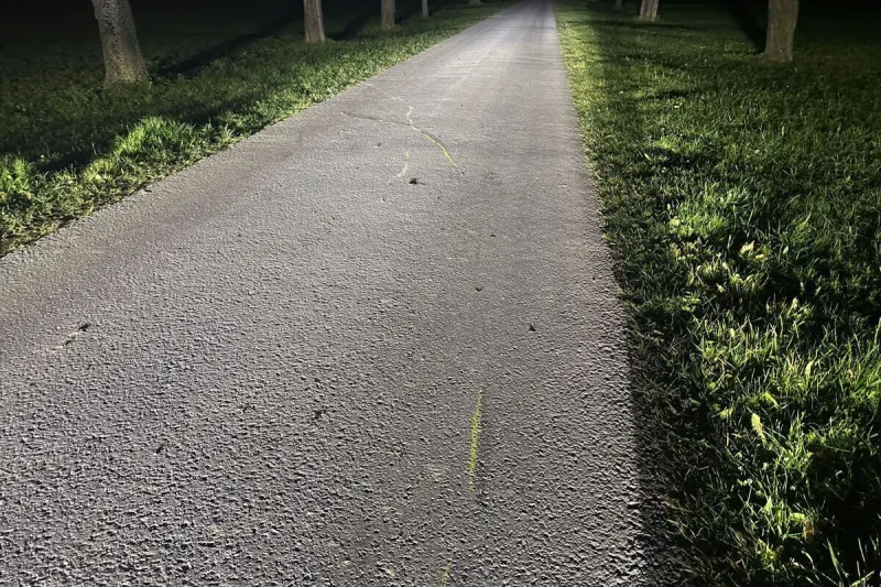 Näfels GL – Zweiradfahrer flüchtet nach Unfall