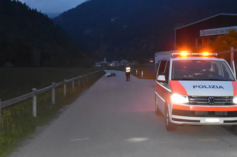San Carlo GR – Rollerfahrer verletzt sich bei Sturz