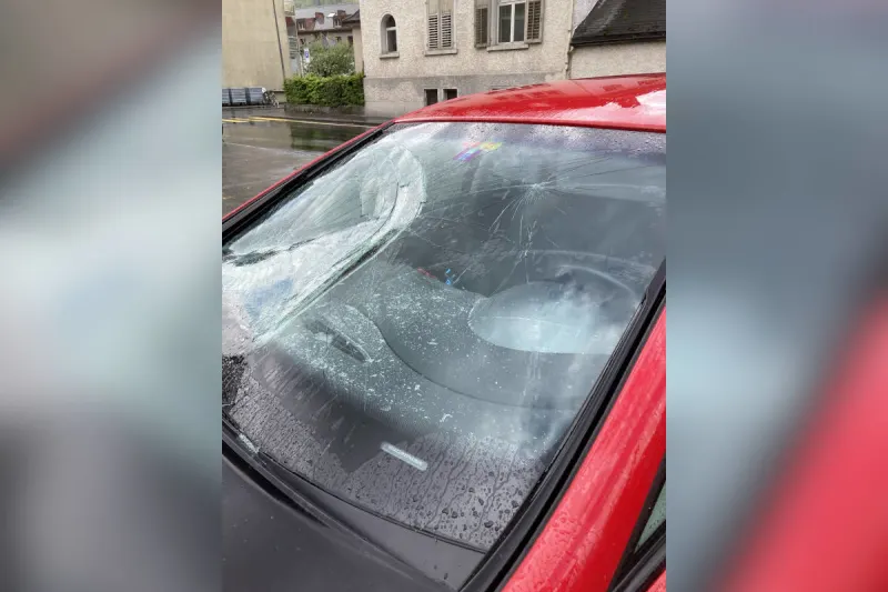 Stadt Glarus – Fahrradlenker frontal von Auto erfasst
