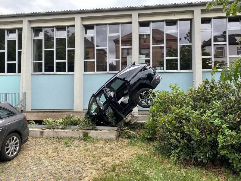 Unfall in Landau – Gaspedal mit Bremse verwechselt