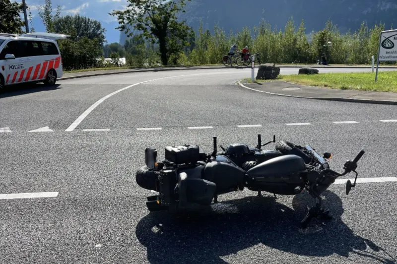 Mollis GL - 82-Jährige übersieht Motorrad
