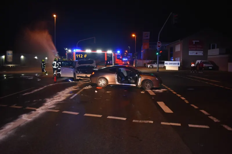 Wickrath – Schwerer Verkehrsunfall mit drei Verletzten