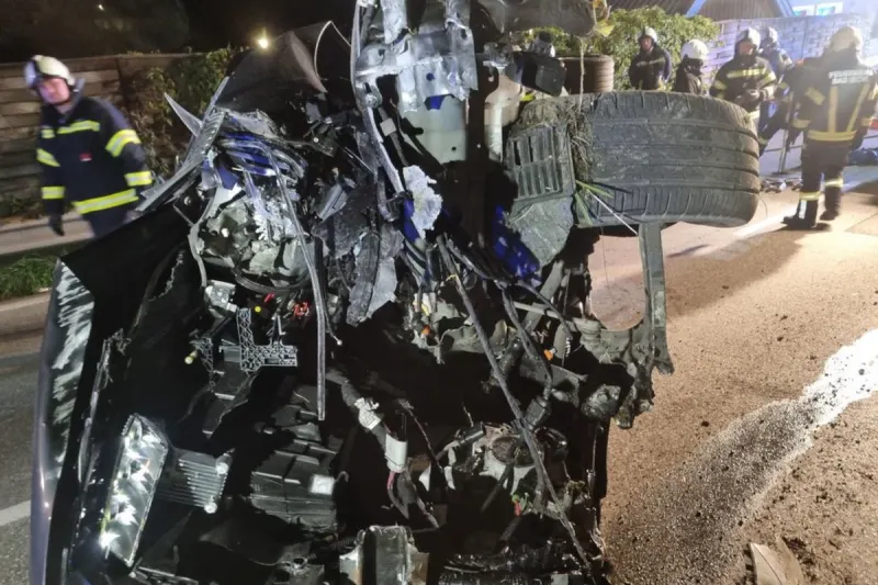 Unfall in Bad Ischl OÖ – Auto überschlägt sich