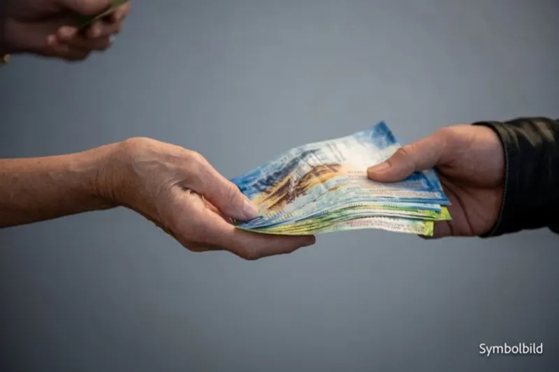 Bezirk Horgen ZH - Betrüger ergaunern mehrmals Geld von Rentner