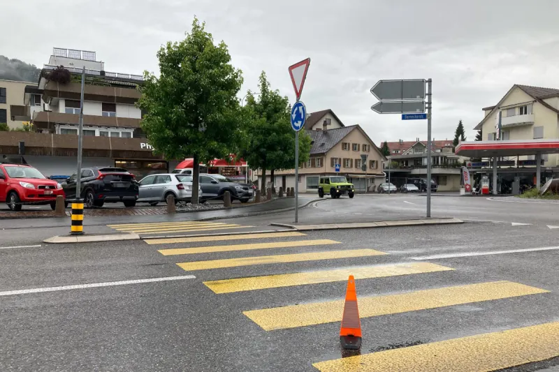 Au SG – Kind über den Fuss gefahren