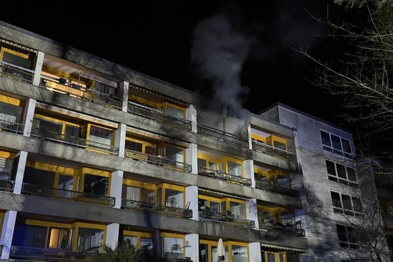 Berlin – Bewohner nach Wohnungsbrand in Lebensgefahr