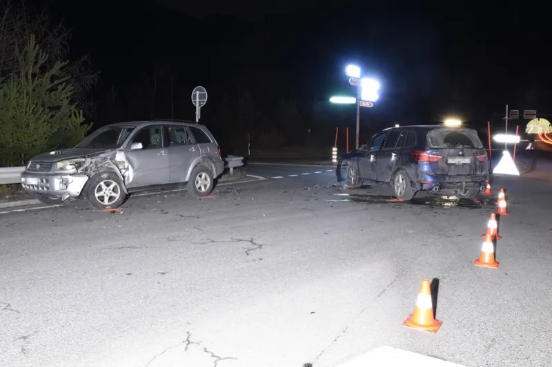 Sils im Domleschg GR – Abbiegeunfall fordert Totalschaden