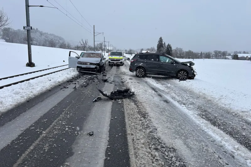 Schneefall führt zu über 40 Verkehrsunfällen im Aargau