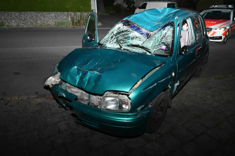 Diepoldsau SG – Zwei schwerverletzte Personen nach Unfall mit Führerflucht