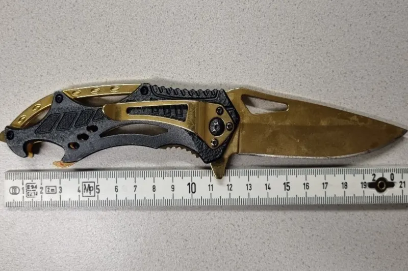 Wien - 21-Jähriger bedroht Leute mit einem Messer