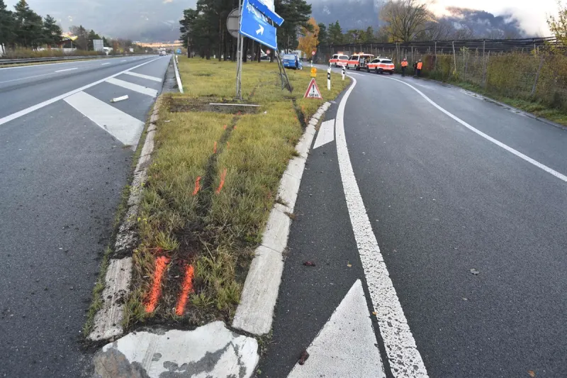 A13 Zizers GR – Lieferwagen prallt gegen Verkehrstafel