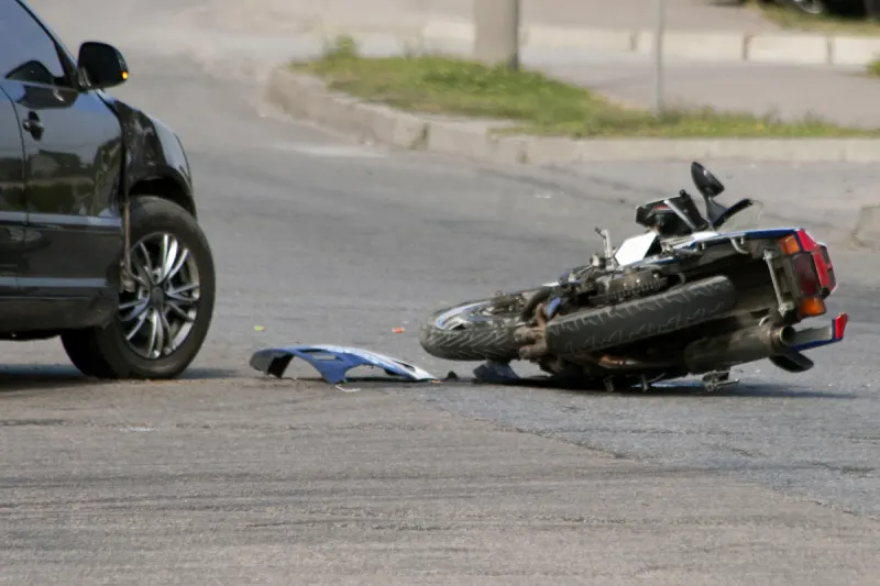 Graz – Motorradfahrer bei Unfall im Kreisverkehr verletzt