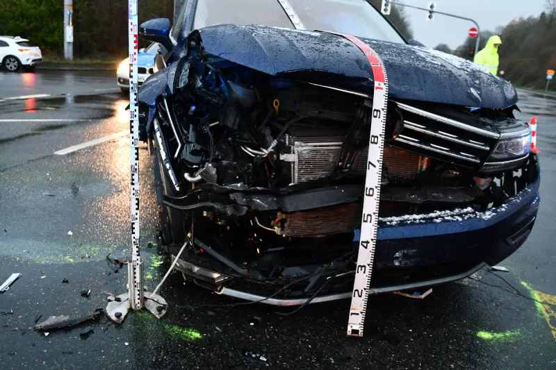 Bochum – SUV-Fahrer steigt aus und rennt davon