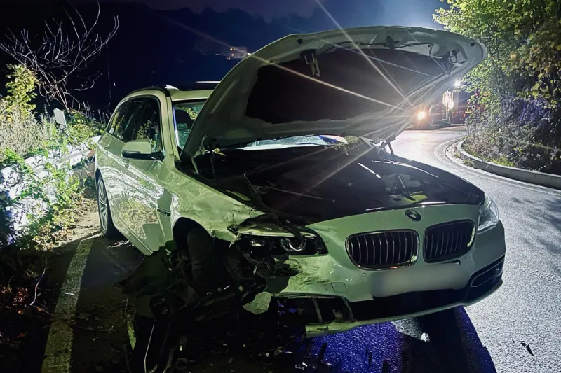 Sprockhövel NW – BMW prallt gegen Leitplanke