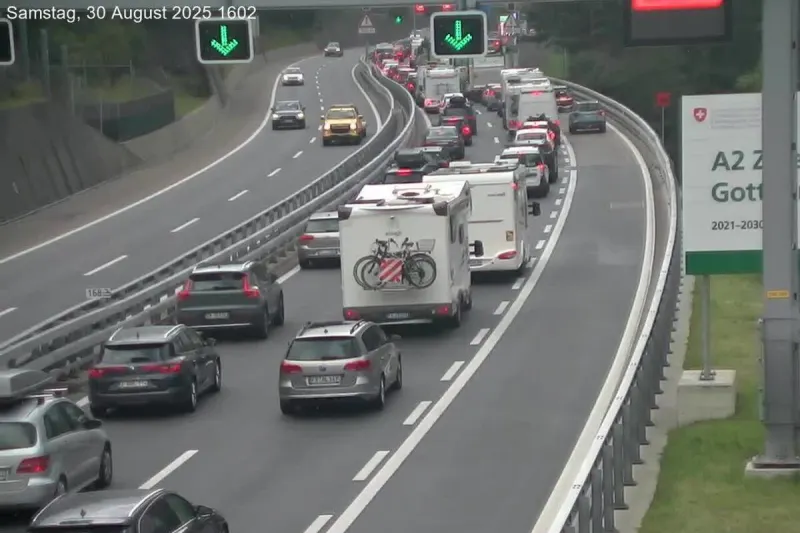 Stau auf der A2 Richtung Gotthard