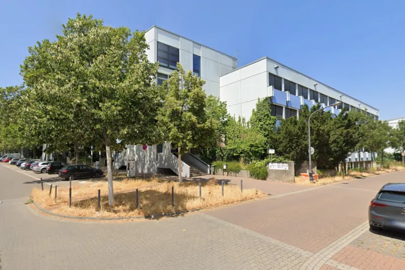 Ludwigshafen RP – Einsatz wegen Mann mit Messer auf Schulgelände