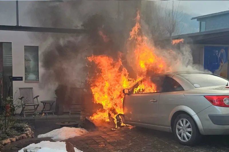 Frastanz V – Fahrzeug in Brand geraten 