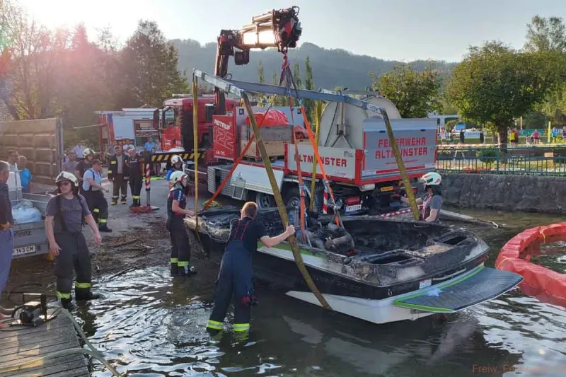 Motorboot-Explosion in Altmünster - Drei Verletzte, darunter zwei Kinder