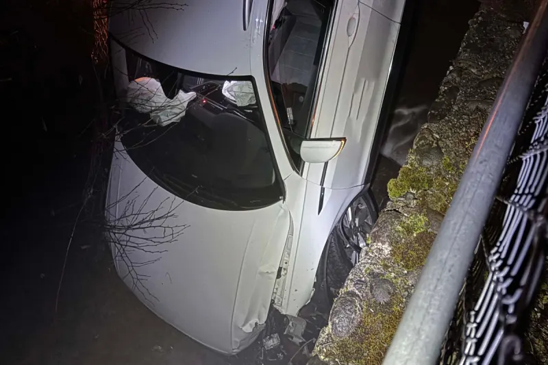 Unfall in Ballwil LU – Auto stürzt in Bachbett