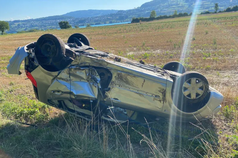 Meisterschwanden AG – Auto überschlug sich nach Kollision