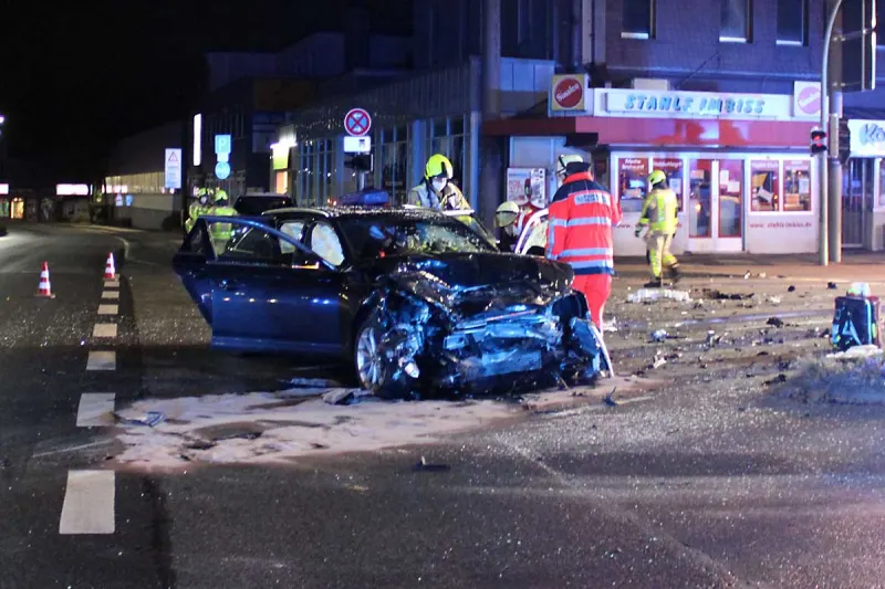 Bad Oeynhausen - Drei Menschen schwer verletzt